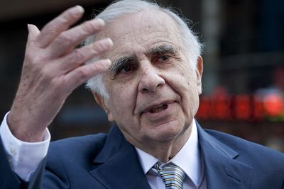 Investoren og milliardæren Carl Icahn brukte Twitter da han skulle fortelle verden at Apple var ekstremt underpriset og at han hadde kjøpt seg tungt opp i selskapet. 