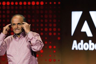 Adobe-toppsjef Shantanu Narayen er meget godt fornøyd med at deres nettskytjeneste har fått mer enn 1 million kunder.