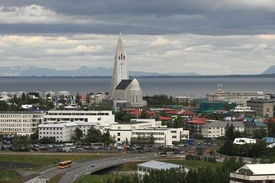 PRISM-varsler Edward Snowden håper å få asyl på Island. Han regner med at amerikanske myndigheter vil gjøre mye for å få han utlevert. Bildet er fra Reykjavik.  