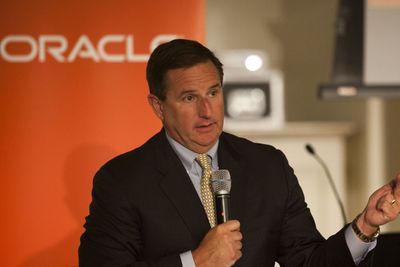 Oracle-topp Mark Hurd kunne tirsdag annonsere en global allianse med Dell om leveranse av integrerte løsninger til bedriftsmarkedet. 