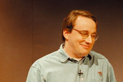 Linus Torvalds sier han fleipet om en forespørsel fra NSA om bakdør i Linux. Det er ikke sikkert han mener det.