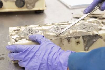 Upcycling: Et amerikansk forskerteam har laget en prosess hvor de tilsetter kalk og CO2 og får ut et materiale som skal kunne erstatte betong som byggemateriale.