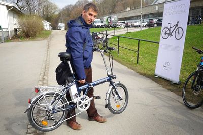 Hannes Neupert, president i den tyske organisasjonen Energy Extra, testet sin første elsykkel i 1992. Etter det har han hatt elsykkel som heltidsgeskjeft. Denne uken besøkte han Norge.
