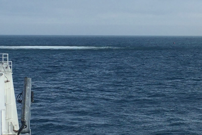 På 50 meters dyp i dansk farvann sprenges en torpedo som har ligget på kraftkabelen mellom Norge og Nederland.