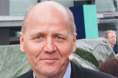 Konsernsjef Sigve brekke i Telenor lanserer mobilhelsetjenester i Bangladesh