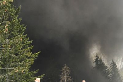 Røyk veltet ut fra Måbødaltunnelen torsdag kveld.