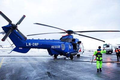 Denne AWSAR-maskinen som Bristow har i Hammerfest er blant helikoptrene som nå blir satt på bakken som følge av det utvidede Super Puma-flyforbudet.