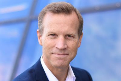Telenor ga like så godt fri fart til konkurrentenes kunder, også. Informasjonssjef Anders Krokan håper grossistkundene setter pris på det.