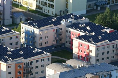 Svensk solskatt: Svenske borettslag er blant de som rammes nå når svenske myndigheter har innført skatt på bruk av egen solenergi.
