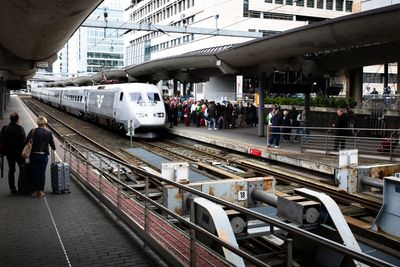 Antall reisende mellom Oslo og Stockholm på jernbane har økt med 39 prosent etter innføringen av hurtigtogtilbudet for et år siden.