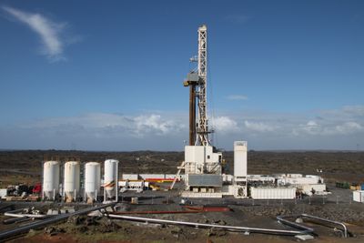 Statoil skal sammen med islandske partnere bore seg 5000 meter ned i bakken ved hjelp av Islands største borerigg Thor. Dette skal bli verdens varmeste brønn, og omtales som et radikalt forskningsprosjekt.