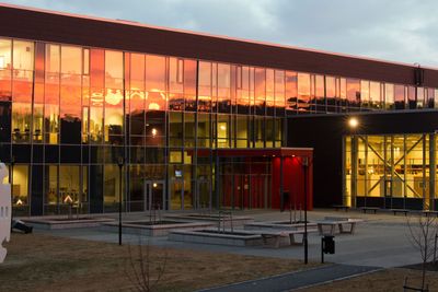 Tidligere skal Charlottenlund videregående skole i Trondheim vært koblet til resten av fylkeskommunen via en ISDN-linje og en gammeldags telefonsentral.