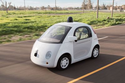 Direktør for Googles prosjekt for selvkjørende biler, John Krafcik, svarer om hvorfor han mener robotbiler er fremtiden, og hva han mener gjenstår før dette blir dagligdags.