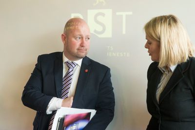 Oslo  20160209.
Justisminister Anders Anundsen (Frp) og PST-sjef Marie Benedicte Bjørnland orienterer om trusselvurdering for 2016 på en pressekonferanse i Oslo tirsdag ettermiddag.
Foto: Terje Bendiksby / NTB scanpix