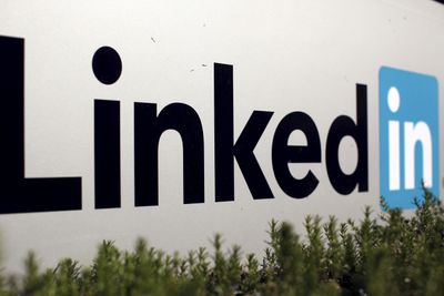 The logo for LinkedIn Corporation is shown in Mountain View, California, U.S. February 6, 2013.   REUTERS/Robert Galbraith/File Photo