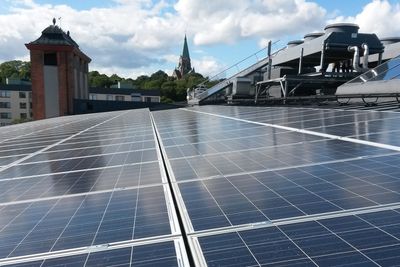 En regelendring i Sverige gjør at langt flere tak kan få solceller.
