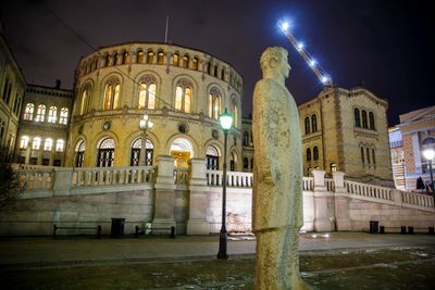 I sommer ble de to politiske partiene SV og MDG hacket. Det får nå økonomiske konsekvenser for begge.