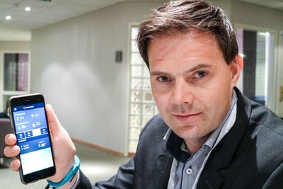 Gets smarthusansvarlige Cato Sandstrand vil at byggebransjen skal begynne å bygge smarthus som standard.