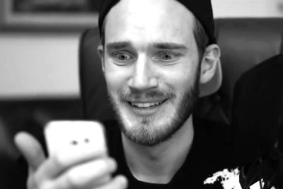 Felix «Pewdiepie» Kjellberg håver inn millioner på sin Youtube-kanal.