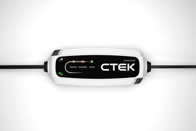 Dagens vinner av julekalenderen får en CTEK batterilader, spesielt utviklet for å lade og vedlikeholde cellene i batterier som brukes i biler med start / stopp-teknologi.