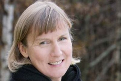 Assisterende direktør Elisabeth Aarsæther i Nasjonal kommunikasjonsmyndighet mener det er nyttig å samle lederne i telebransjen og myndighetene rundt samme bord.