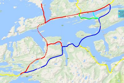 Kart som viser Møreaksen (markert med rødt) og Romsdalsaksen (markert med blått).