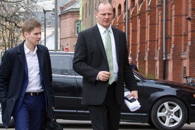 Statssekretær Reynir Jóhannesson og samferdselsminister Ketil Solvik-Olsen har tidligere snakket om bredbåndsutbyggingsloven som ett av tiltakene for å gjøre det raskere og billigere å bygge ut bredbånd i Norge.
