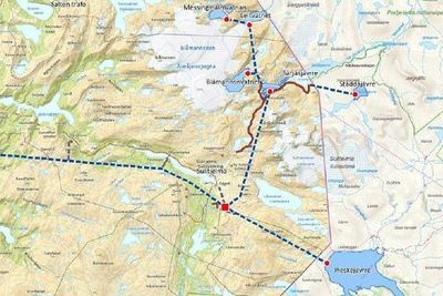 Lulesamer vil overføre svensk vann til kjempekraftverk ved Sulitjelma i Fauske i Nordland. De røde prikkene er inntak, den svarte firkanten er kraftstasjon mens den blå linjen viser vannvei.