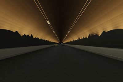 Mye lys, kombinert med veggmalerier skal gi førerne en mindre monoton opplevelse og bidra til å holde de våkne når de kjører gjennom tunnelen.