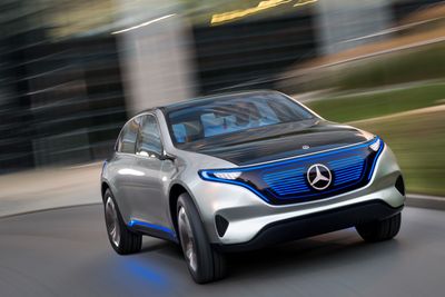 Bildet viser Mercedes-Benz' elbilkonsept EQ. Nå investerer Daimler milliarder for å bygge elbilbatterifabrikk i Kina.