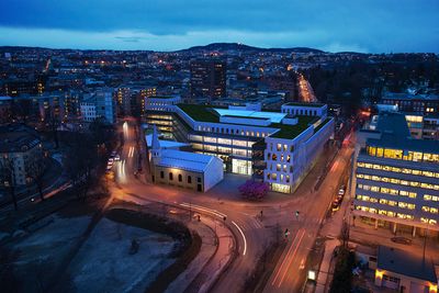 IBM flytter til
Tøyen i Oslo etter
31 år på Kolbotn
og har signert
en 10-årig leieavtale som binder dem til nybygget på Tøyen i Oslo.