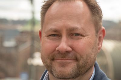 Tidligere Hello-sjef Thomas Sandaker er tilbake med nytt mobilselskap, Happybytes.