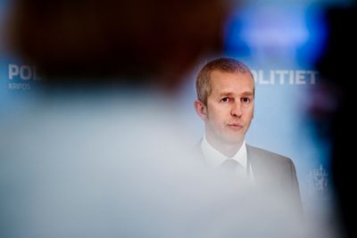 Politiadvokat Richard Beck Pedersen under en pressekonferanse i Kripos' lokaler på Bryn i Oslo tirsdag ettermiddag. Kripos har de siste dagene pågrepet fire personer for produksjon og salg av narkotika via Internett. Flere av de siktede anses som sentrale i norsk sammenheng når det gjelder salg av narkotika via det mørke nettet.