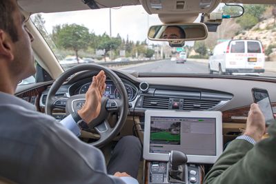 TU var tidligere i år på besøk hos Mobileye i Israel. Da fikk vi demonstrert teknologien som gjør bilen selvkjørende.