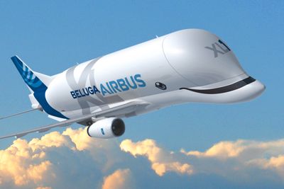 Med et bredt glis og øyne skal den flygende hvithvalen frakte flydeler mellom Airbus-anleggene om et par år.