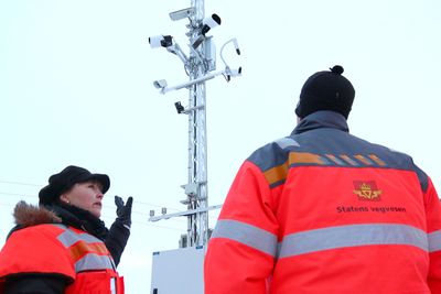E6 i Troms skal være et pilotprosjekt for intelligente transportløsninger og har fått opp både værstasjon og ulike sensorer for å kunne gi trafikantene sanntidsinformasjom om vær og føre.