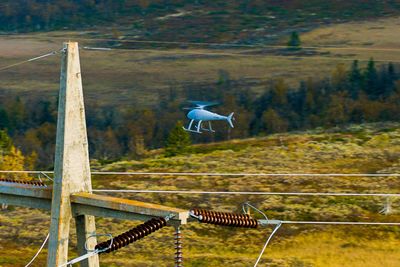 Flygende inspektør: Slik vil dronene fly rundt i det norske kraftnettet og inspisere det. Ikke nødvendigvis med denne dronen som har vært med i prøveprosjektet.
