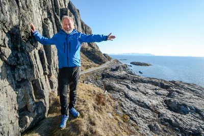 Frode Nilsen ladet opp til å holde åpningstalen på World Tunnel Congress ved å bruke fjellet på Andøya til rekreasjon.