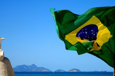 AINMT Holdings, selskapet som eier Ice, har inngått avtale om å kjøpe opptil 60 prosent av brasilianske Nextel.