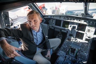 Apollo-sjef og flyentusiast Erik Haug er svært fornøyd med det nye A321neo-flyet.