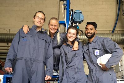 Martin Aagaard Olsen, Runa Linn Egeland, Astrid Lescoeur, og Mayuran Vasantharajan kom på andre plass i Drillbotics-konkurransen med sin autonome borerigg.