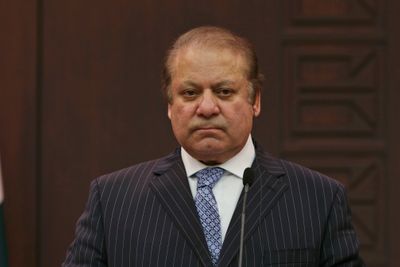 Pakistans president  Nawaz Sharif er i politisk som kan ende hans politiske karriere.