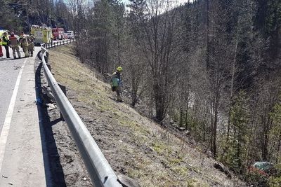 En 19 år gammel jente fra Hurum omkom etter en frontkollisjon med en Tesla i Grodalen i Røyken i april i år.