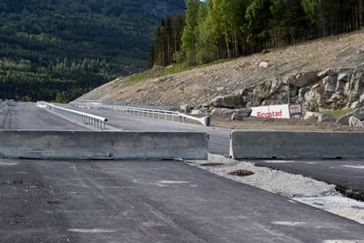 Deler av nye E6 ut midt i Gudbrandsdalen er bygget ut, nå ser vegvesenet og Nye veier på muligheter for å redusere kostnadene i resten av utbyggingen.