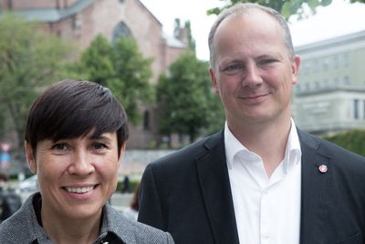 Forsvarsminister Ine Marie Eriksen Søreide (H) og Samferdselsminister Ketil Solvik-Olsen (FRP) er begge avhengige av et nytt, nasjonalt kjernenett - på samme måte som nasjonen er det, mener de.