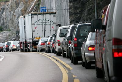 OSLO 20060522: Trafikken på Mosseveien inn mot hovedstaden gikk omtrent som vanlig mandag morgen, til tross for at mange som vanligvis tar de streikerammede fergene mellom Nesodden og Oslo trolig brukte bilen til jobb.
Foto: Erik Johansen / SCANPIX .