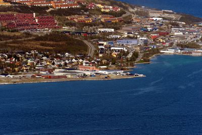 Utbedringen av E8 skal gi bedre adkomst til havna i Breivika, et knutepunkt for transport i nord, er sentralt for næringsutviklingen i området.  FOTO: Terje Mortensen, NTB Scanpix