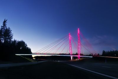 I hele oktober vil Kolomoen bru over E6 i Stange være farget i roa. Det er åttende året på rad Statens vegvesen på denne måten gir sin støtte til Rosa sløyfe - aksjonen.