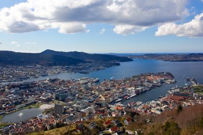 I tillegg til strømkrisen som rammer hele Europa, har Bergens-området en anstrengt nettsituasjon. Derfor vil Statnett holde Mongstad-kraftverket i beredskap.