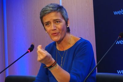 EU-kommissær Margrethe Vestager mener det er konkurransevridende når store teknologiselskaper ikke betaler skatt i EU. Nå setter hun foten ned.